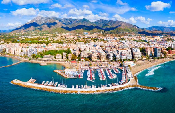 Luxusimmobilie mit Meerblick an der spanischen Küste